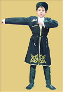 Kalpak,islemeli çerezka,gömlek,sallama kemer,tayt,tahta fisek,vinlex çizme